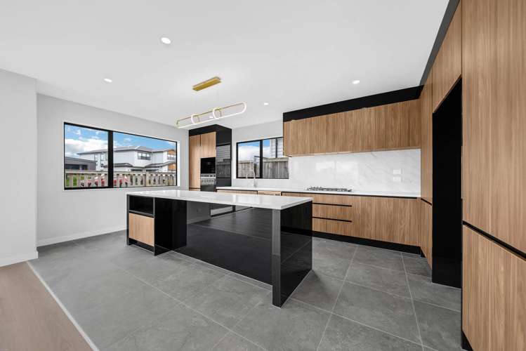 2 Whata Street Clarks Beach_12