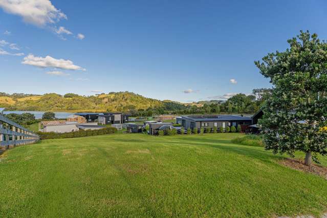 4 Joyce Harsant Place Cooks Beach_4