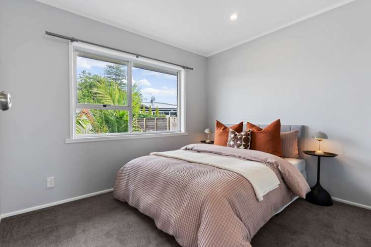 4 Haseler Crescent Mellons Bay_12