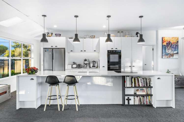 890 Whangaparaoa Road Manly_1