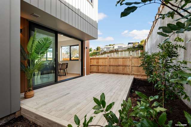 REMUERA – Brand New & Freehold - Family Living