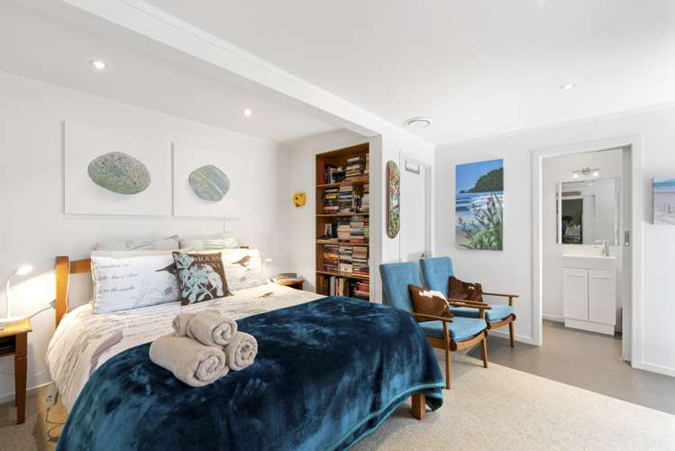 18 Robbie Street Foxton Beach_19
