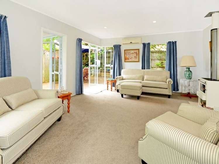 2/10 Delamare Court Sunnynook_11