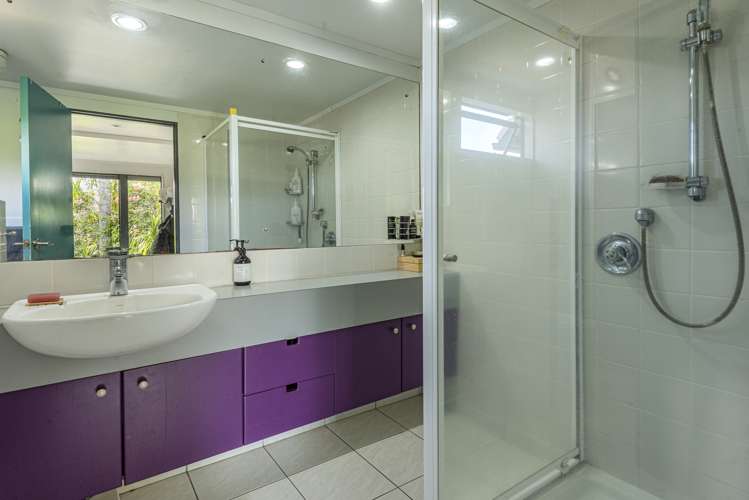 300 Beach Road Onerahi_9