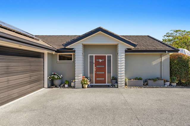 Stylish Family Living in Prime Stoke Location!
