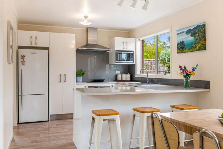 10 Rakatau Place Ruakaka_5
