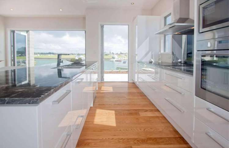 4 Rauiri Drive Marsden Cove_2