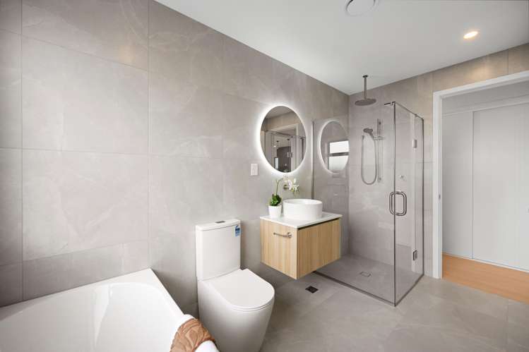 17 Auburn Green Peacocke_11