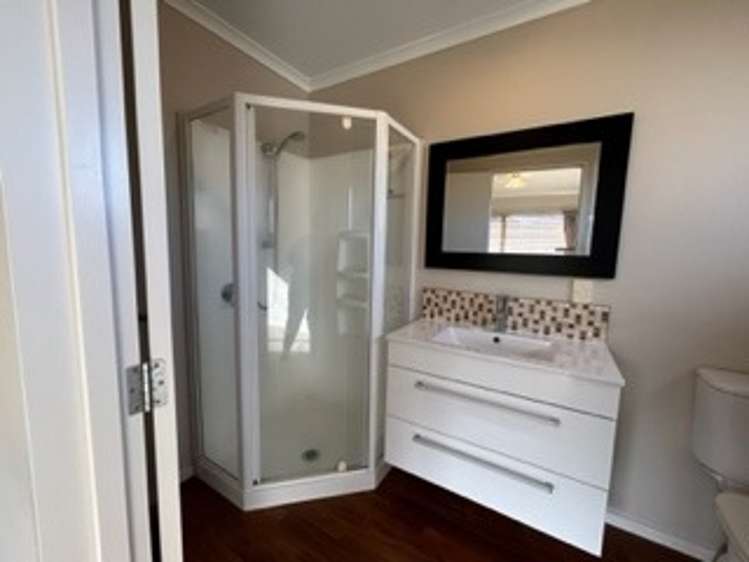 1 Logan Grove Feilding_11