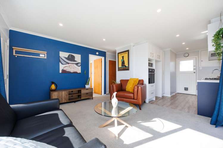 2 Lockhart Avenue Milson_12