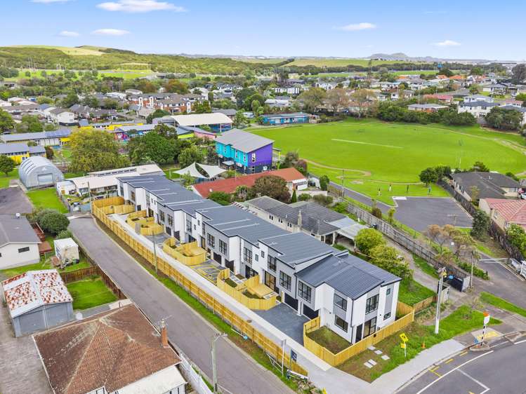 4/12 Hamlin Road_2