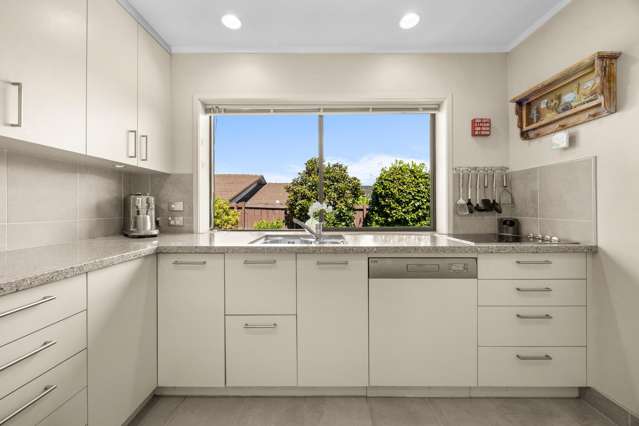 12 St Simon Place Botany Downs_2