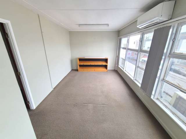 MANUREWA 72M² FIRST FLOOR OFFICE