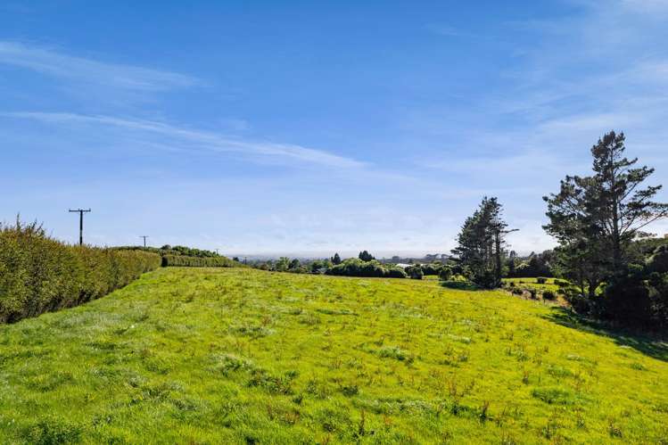 2175 Egmont Road Kaimiro_6