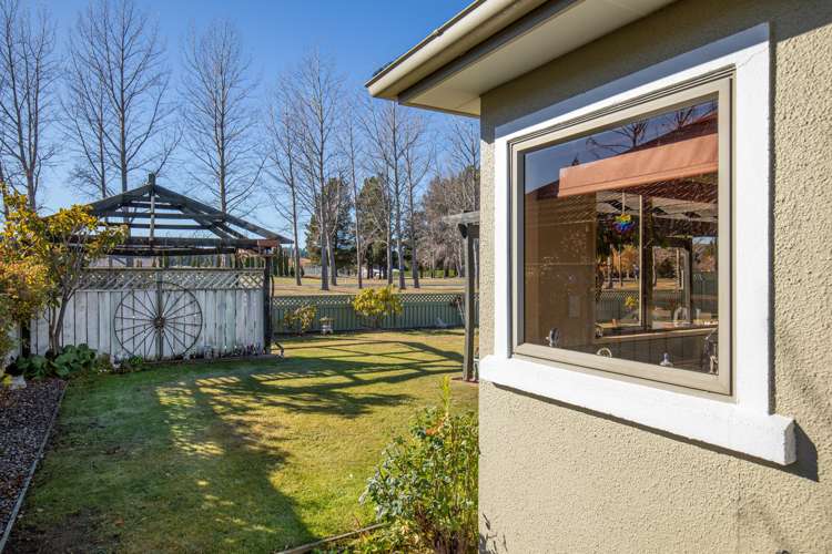 6 Fir Close Alexandra_24