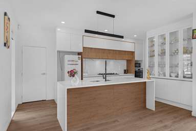 8 Bathurst Crescent_4