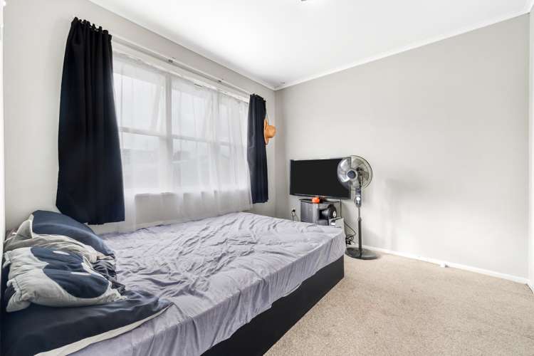 6 Tindall Crescent Otara_14
