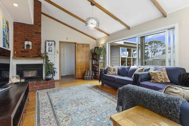 64 Woodfern Crescent Titirangi_4