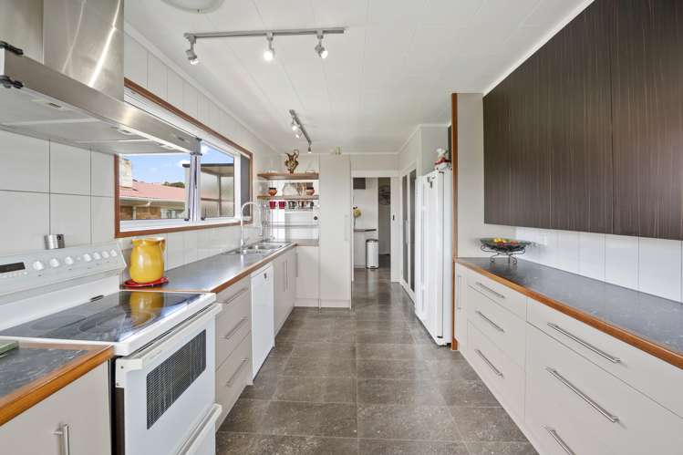 25 Kerswell Terrace Tihiotonga_7