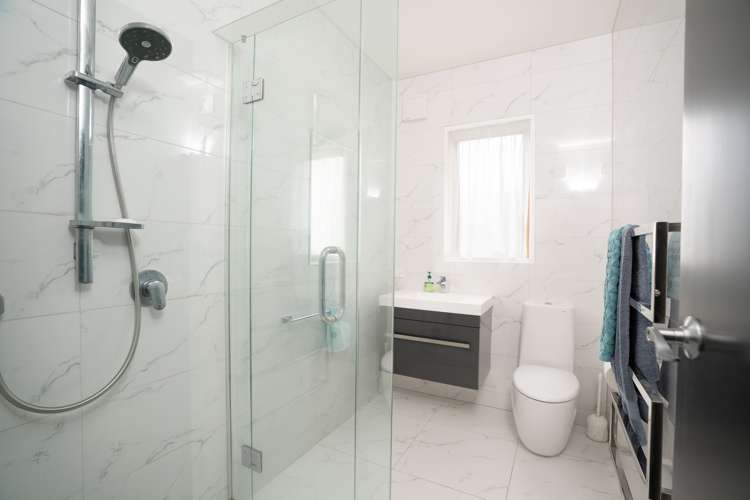 14 Cavendish Square Strathmore Park_9