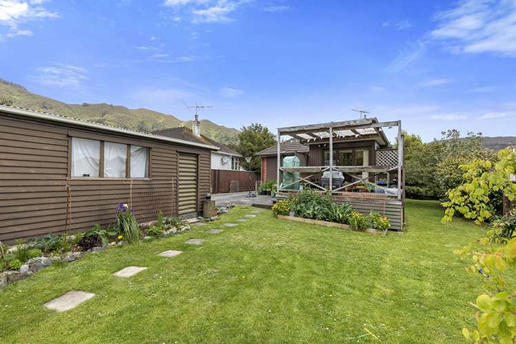 13 Wilkie Crescent Naenae_21