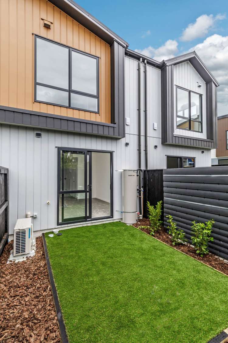 8/3 Beach Road Te Atatu Peninsula_15