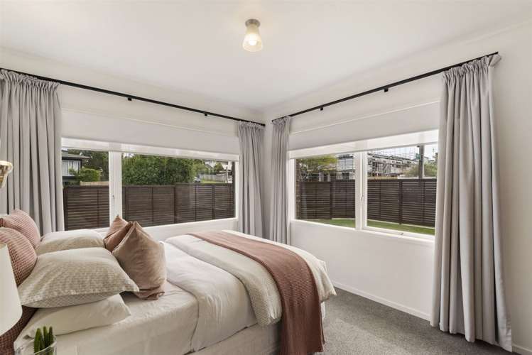 8 Riviera Place Hauraki_16