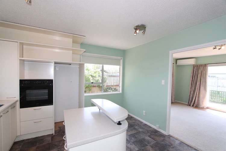 1/63a Vivian Street Burwood_5