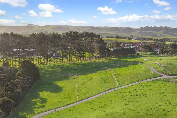 154 Muriwai Valley Road Waimauku_16