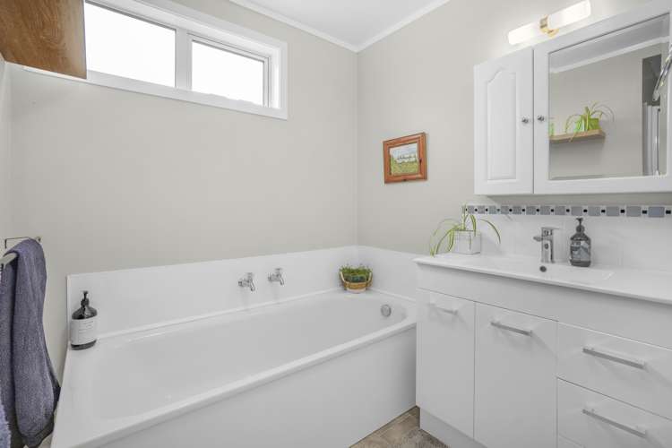 7 Fenchurch Grove Stokes Valley_12