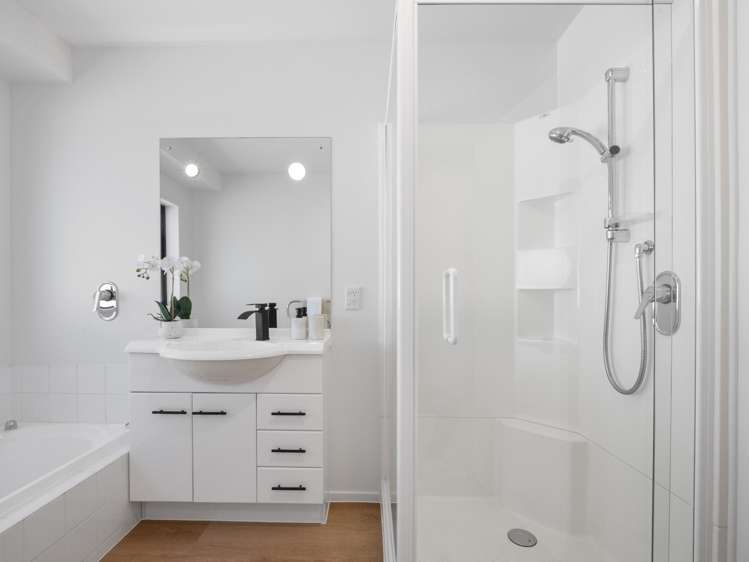 40 Travis Country Drive Burwood_13