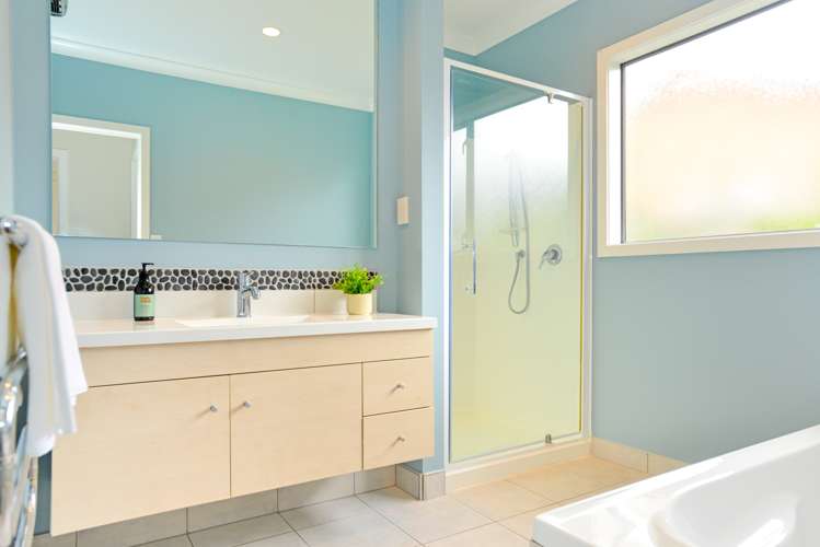 9 Aiden Lane Raureka_7