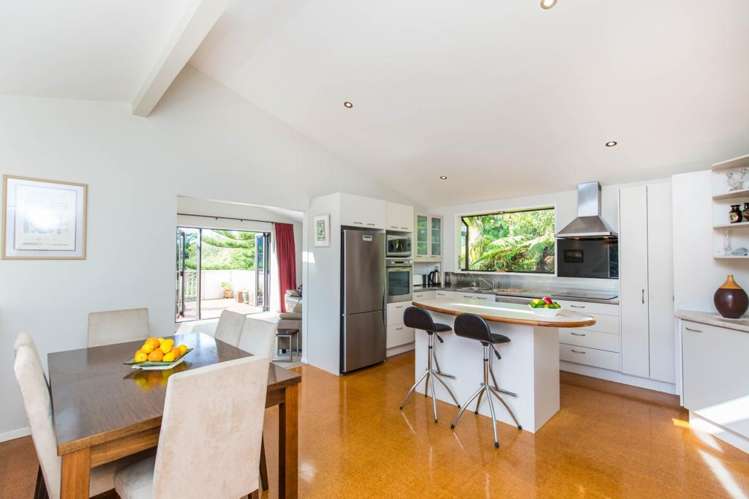221 Woodlands Park Road Titirangi_11