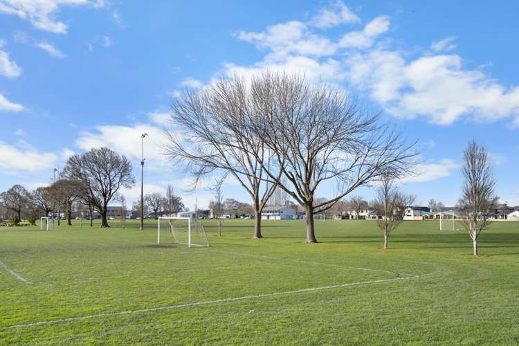 25 Malaga Crescent Harewood_24