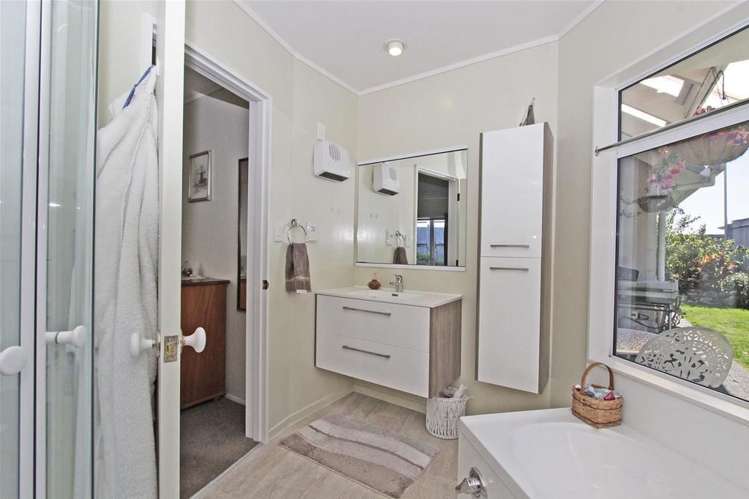 12 Aldinga Avenue Stoke_8