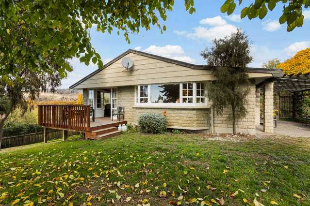 Lifestyle Living Just Minutes from Alexandra