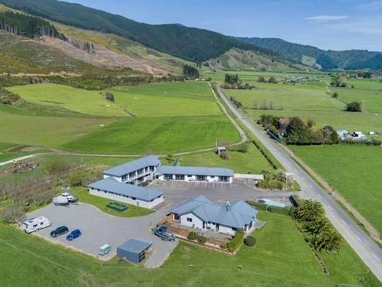 1594 Queen Charlotte Drive Linkwater_8