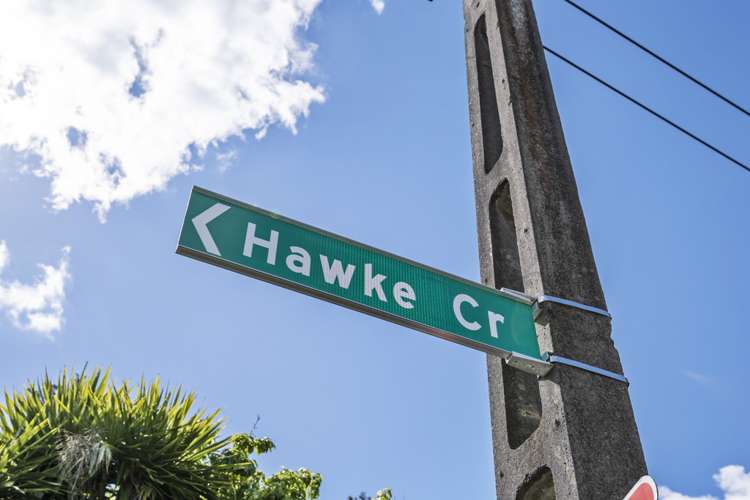 29 Hawke Crescent Beachlands_16