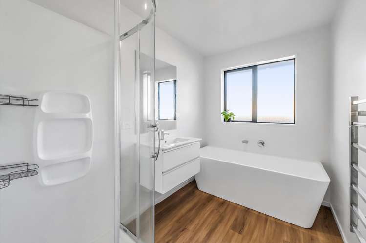 197 Faringdon Boulevard Rolleston_18