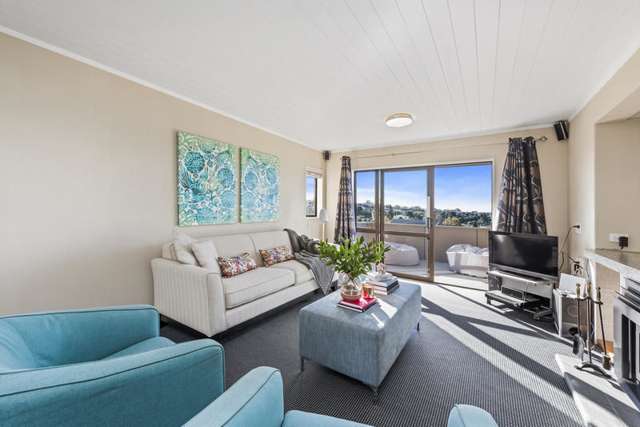 57 Hillcrest Road Otumoetai_3