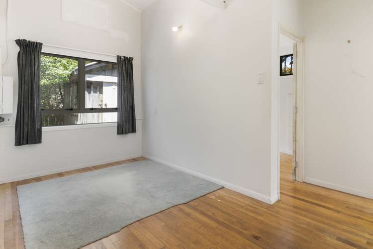 304 Glengarry Road Glen Eden_5