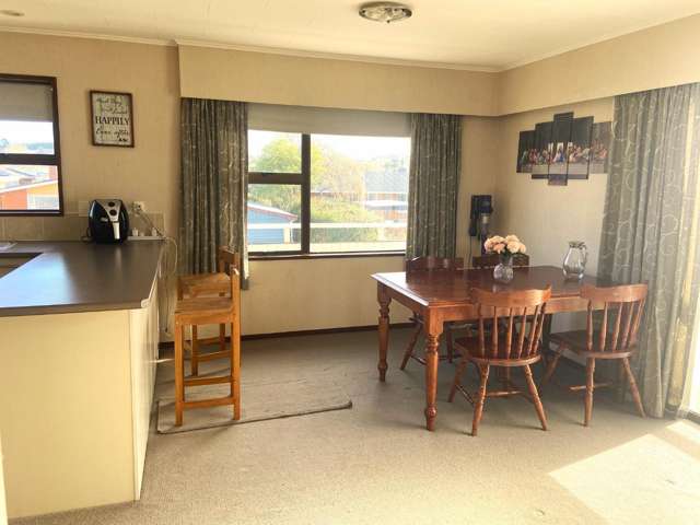 19 Sandstrom Grove Feilding_3