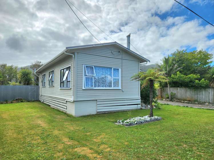 7 Peel Street Cobden_13
