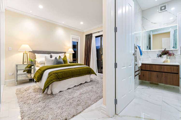 49 Matahae Drive Flat Bush_13