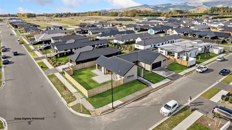 1 Candlesticks Crescent Lincoln_25