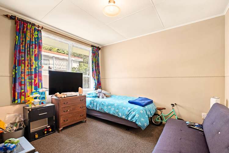 114 Huatoki Street Frankleigh Park_18