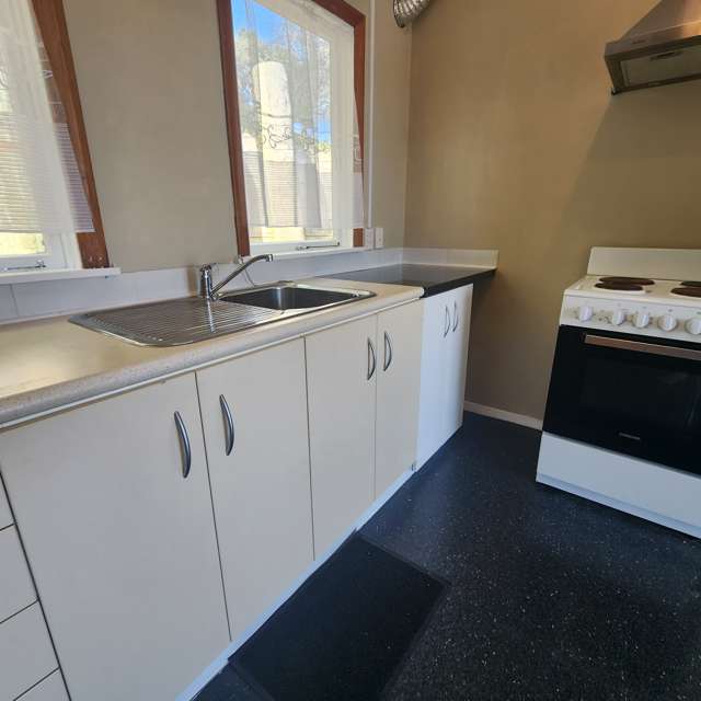7A Hampshire Street Cannons Creek_2
