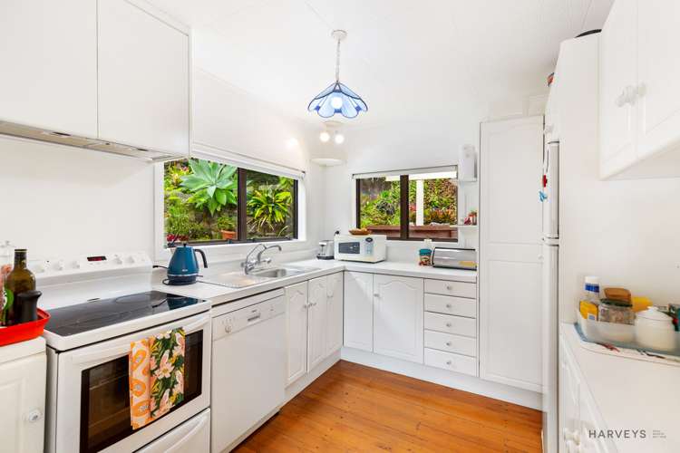 1202 Huia Road Huia_10