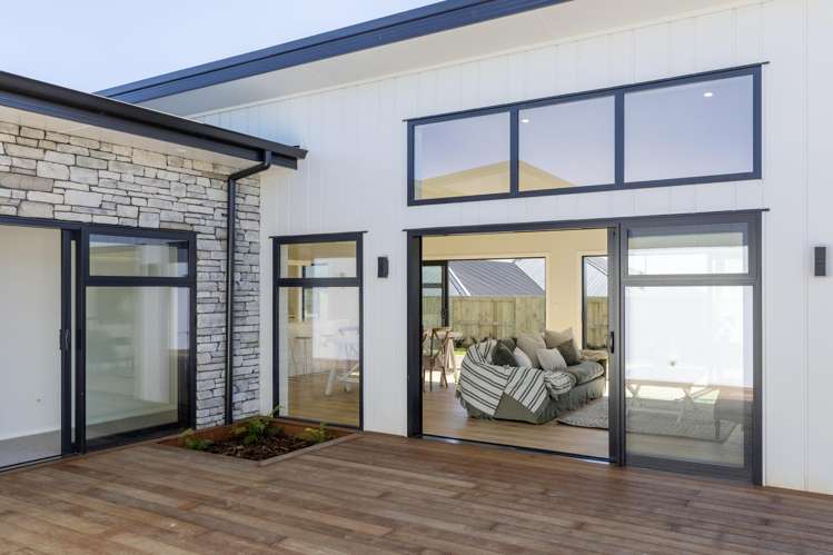 15 Makomako Crescent Wharewaka_37