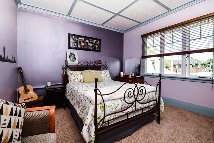 2 Saint Olpherts Avenue Hamilton East_11